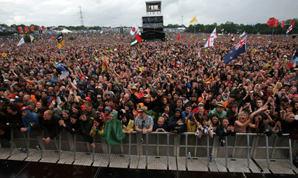 glasto crowd photo glasto crowd Glastonbury news round up: Jay Z wellies update, dance powered mobile phone chargers, latest weather forecast